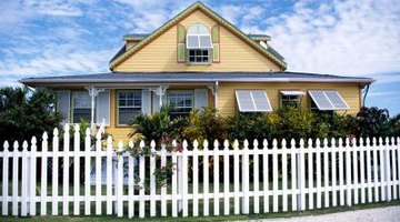 House with picket fence in Grand Bahama